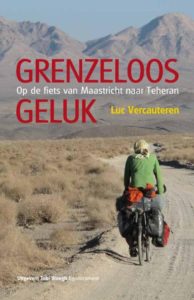 Grenzeloos geluk gaat over de fietsreis van Luc Vercauteren van Nederland naar Iran. Een innerlijke tocht van ontkenning naar acceptatie.