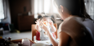 Lieve: "Toen ik een jaar of twee was heb ik een pakje shag leeg gegeten. Ik werd er ziek van, maar kreeg van mijn ouders niet de juiste zorg.